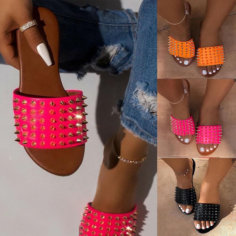Stylish Women Sandals Casual Flat Rivet Design Slip-on Beach Shoes For Comfort