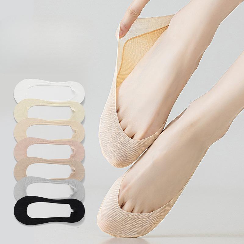 Female Spring and Summer Thin Style No Trace No Drop with Non Slip Silicone Invisible Ice Silk Boat Socks