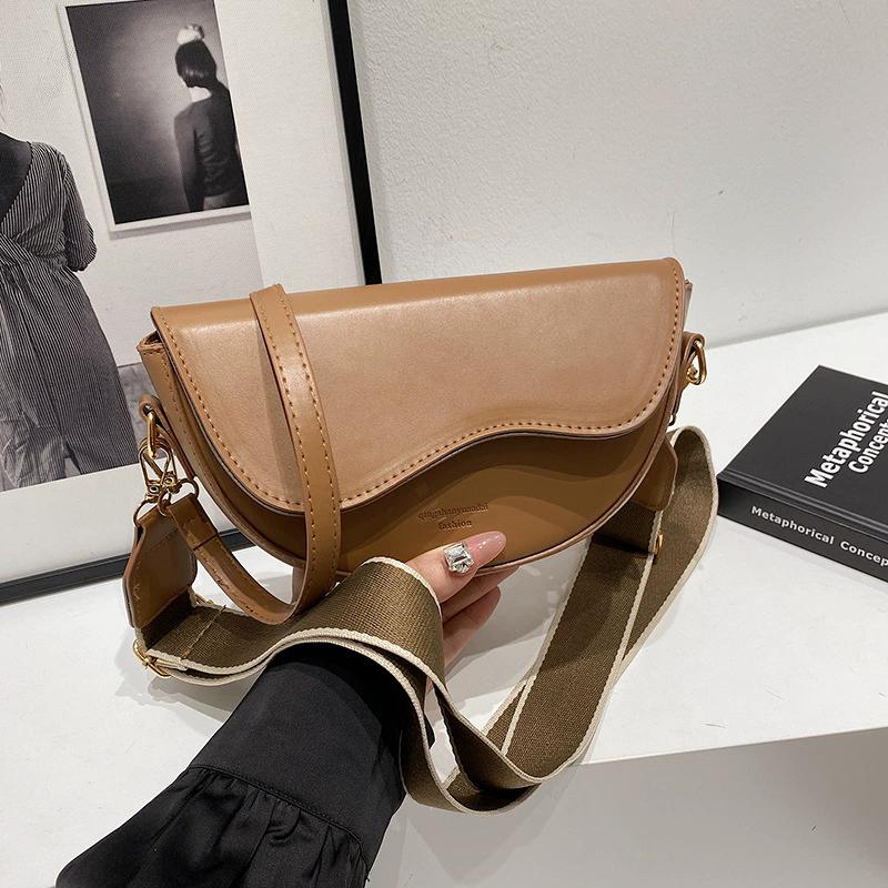 Women's Fashion Saddle Bag Crossbody Bag with Wide Shoulder Strap Casual Versatile Commuter Bag for Daily Fall Winter Christmas Gift