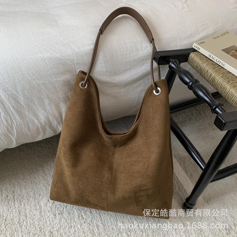 Commuter large-capacity tote bag women's 2025 new trendy autumn and winter high-end retro shoulder bag fashionable women's bag