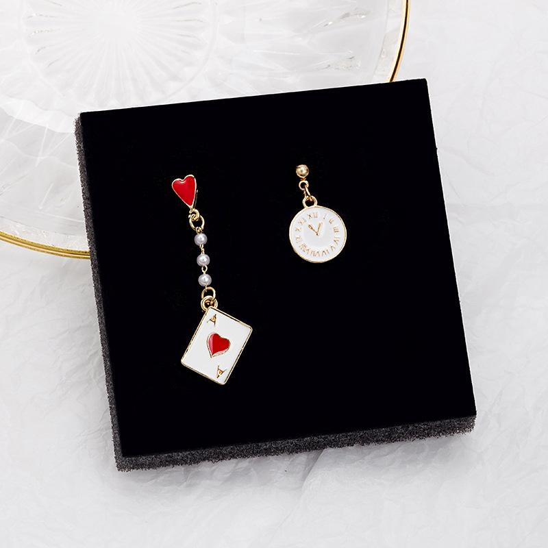 Korean girl asymmetrical playing card clock earrings, sweet Alice dripping pearl cute stud earrings