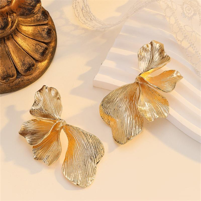 Luxury and Sophisticated Design Liquid Multi-layer Textured Petal Stud Earrings, A Unique and Versatile Style of Earrings.
