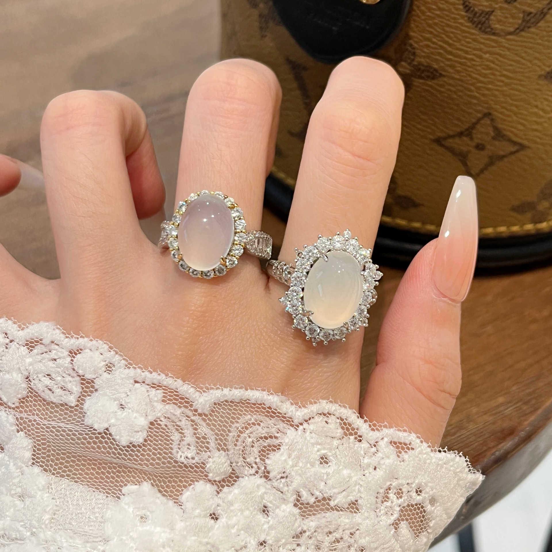 

Elegant White Chalcedony Open Ring - Women s High-End Light Luxury Style Adjustable