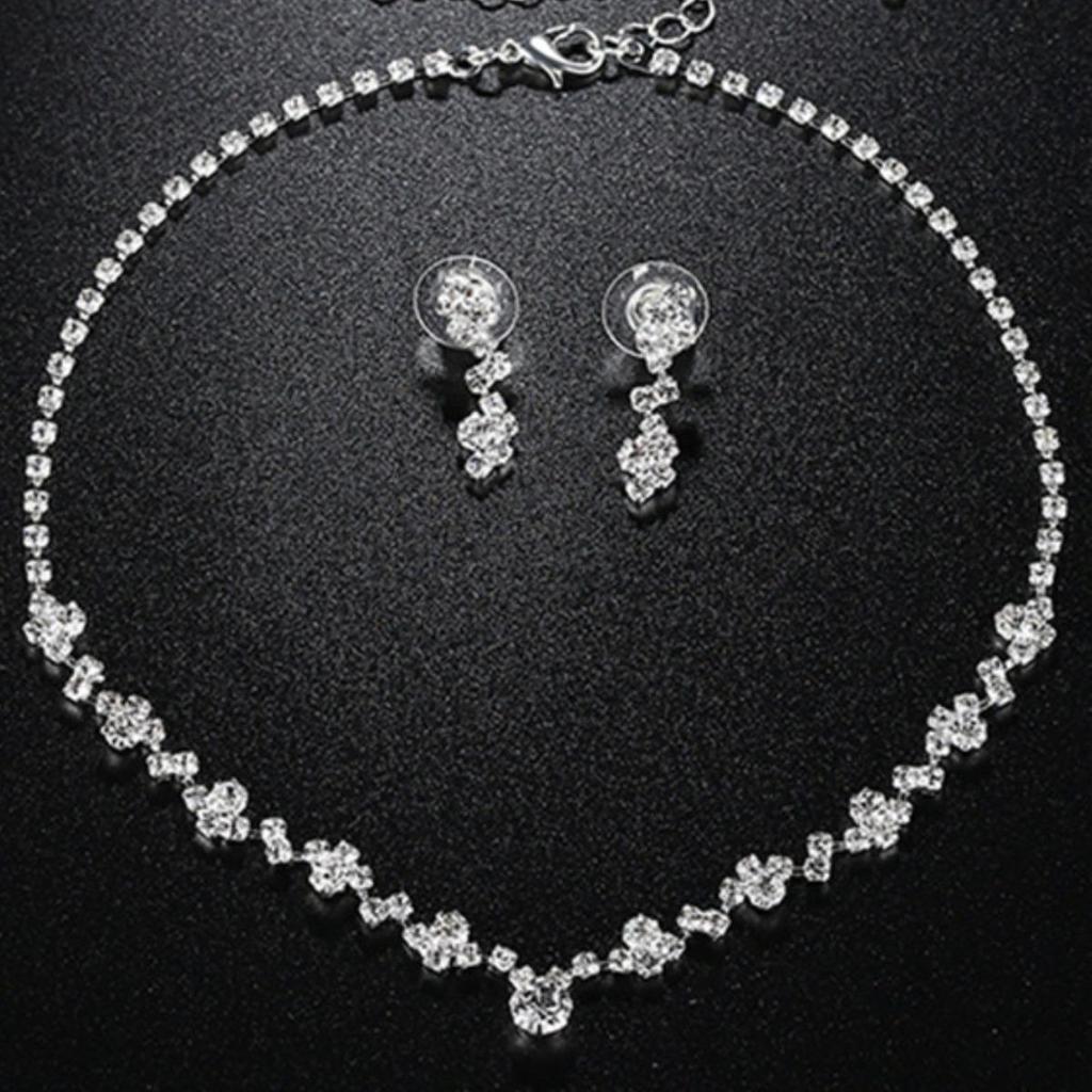 European & American Bridal Accessories: Elegant Diamond Necklace & Claw Chain Earrings Set