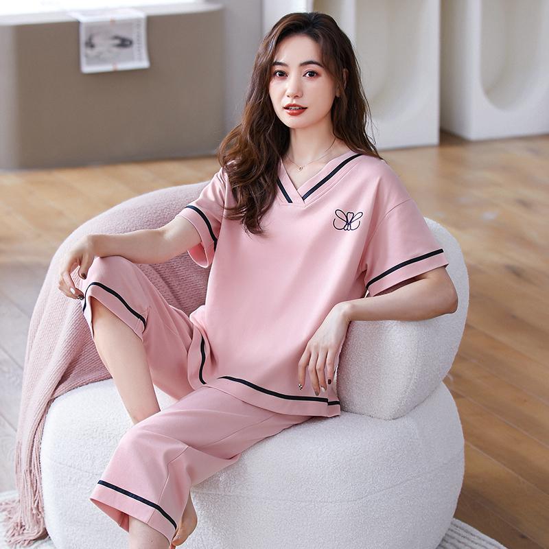 Aifen Teng Women's Summer Cotton Pajama Set: Short Sleeve Top & Three-Quarter Pants, Plus Size, All Cotton