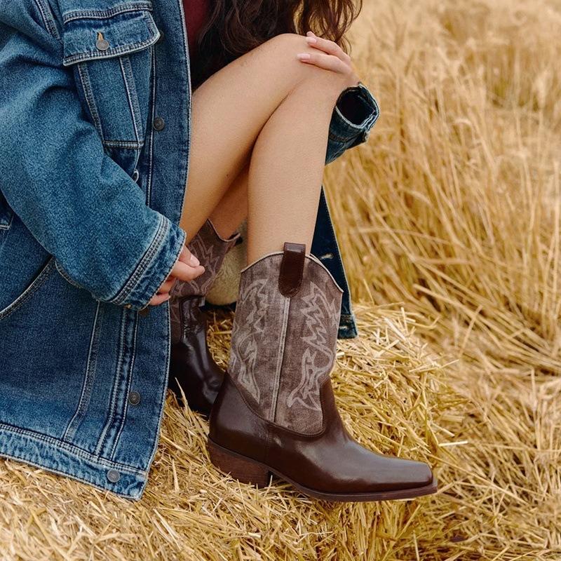 Cowhide Version~ Pointed Thick Heel Engraved Western Cowboy Boots for Women, New Color Matching Retro Style Short Boots for Women In Autumn and Winter