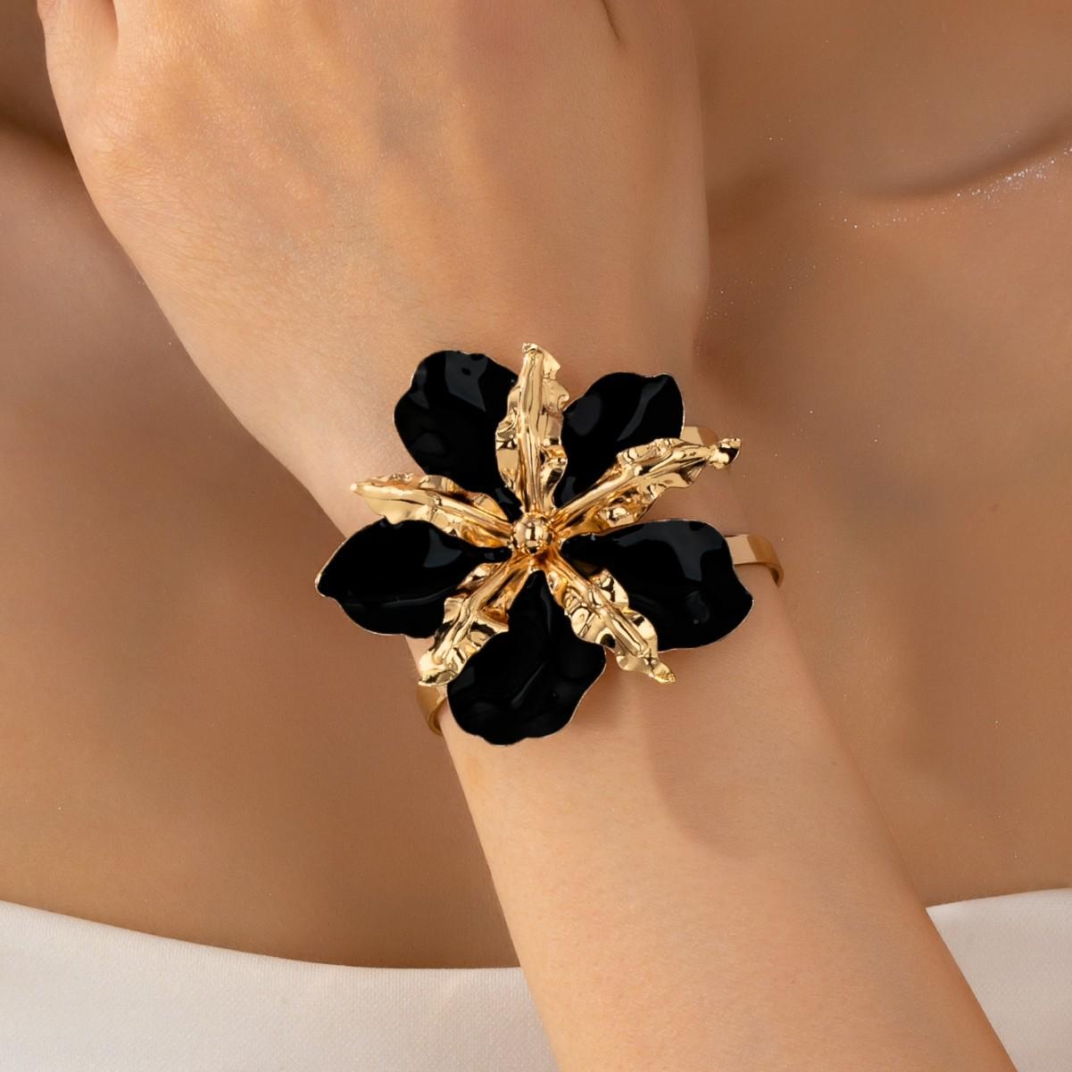 Модный асимметричный oversized браслет с цветами - Преувеличенные лепестки, отпускной стиль для женщин чёрный