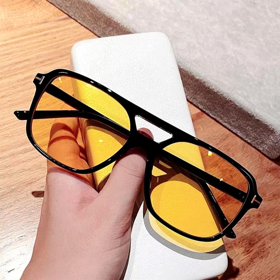 Fashionable Retro Square Rivet Sunglasses for Men and Women  Sunglasses Punk Street Po Decorative Glasses