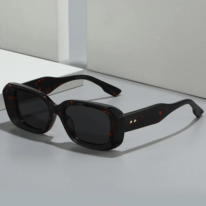  Retro Square Sunglasses Men Fashion Gradient Shades UV400 Women Trending Rivets Sun Glasses