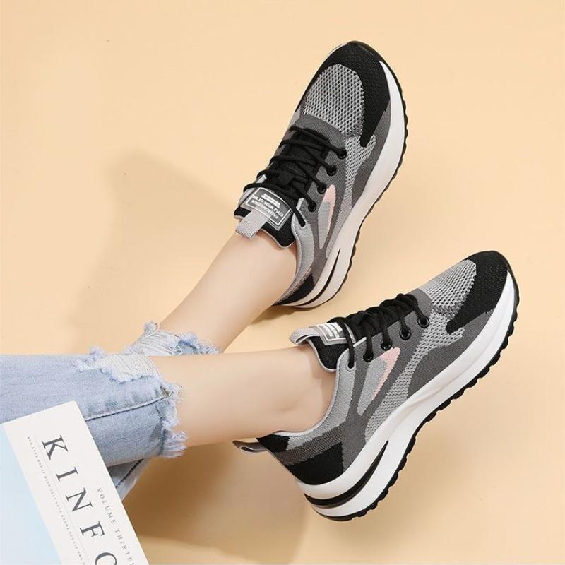 Mesh Breathable Sports Shoes 224 New Lightweight Casual Soft Soled Outdoor Running Shoes Comfortable Daily Vulcanized Shoes