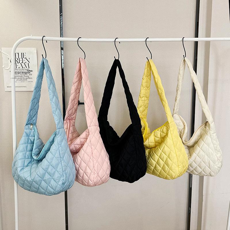Women Large Capacity Quilted Tote Bag Winter Warm Lightweight Down Cott Padded Plaid Shoulder Bags Underarm Bags Puffy Handbag
