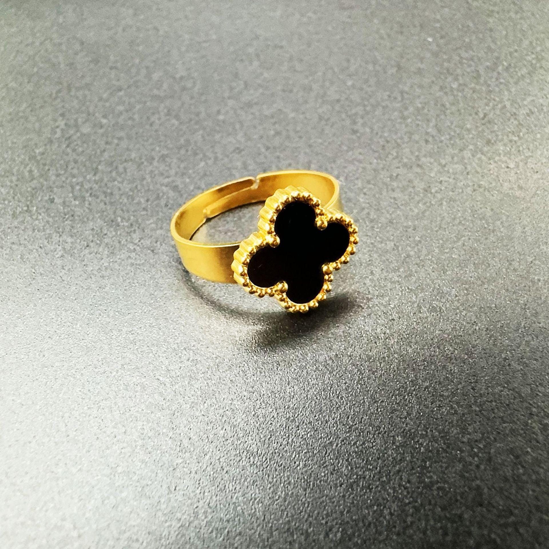 

Свежее и милое кольцо из титановой стали с клевером, женское невыцветающее позолоченное украшение