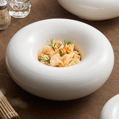 Piatto fondo isolante bianco artistico per piatti freddi di hotel e ristoranti di alta gamma