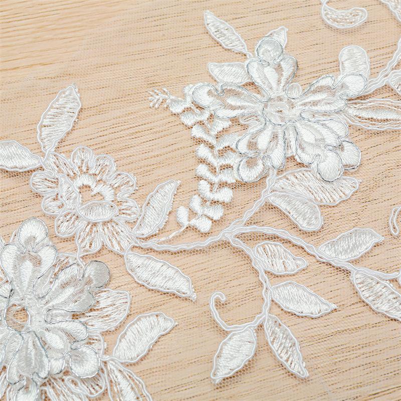 

Silver Bone Three-Dimensional Embroidery Large Pair Of Float Bone Lace Lace Sticker Flower Material Accessories Clothing Jewelry Wedding Decoration (35 * 15Cm) Ben Bai, a pair