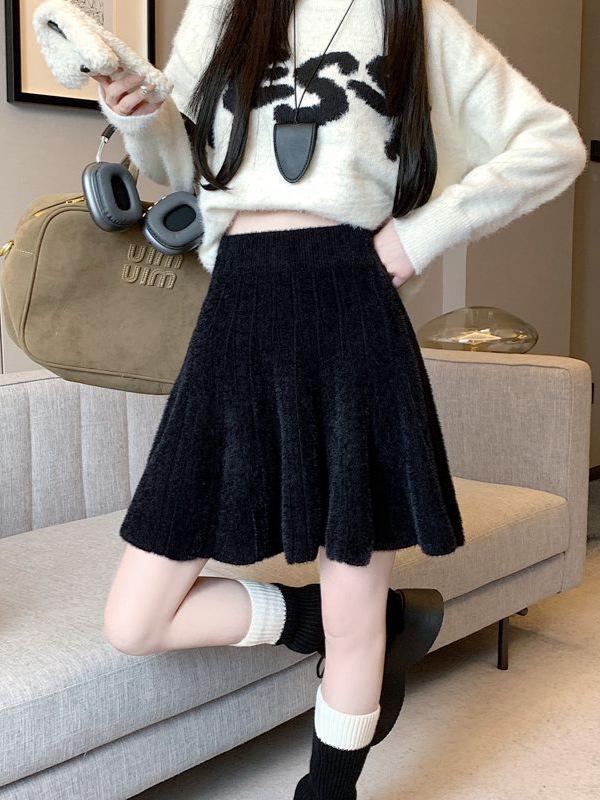 Women's High-Waisted Knitted Midi Skirt - Soft, Milky Color, Flaw-Hiding, A-Line Style for Autumn/Winter