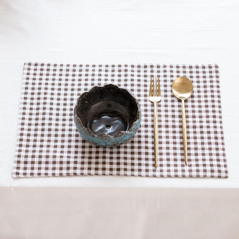 Double-layer retro small plaid cover cloth double-sided placemat fabric dining table mat coaster dust-proof thermal insulation mat retro wind
