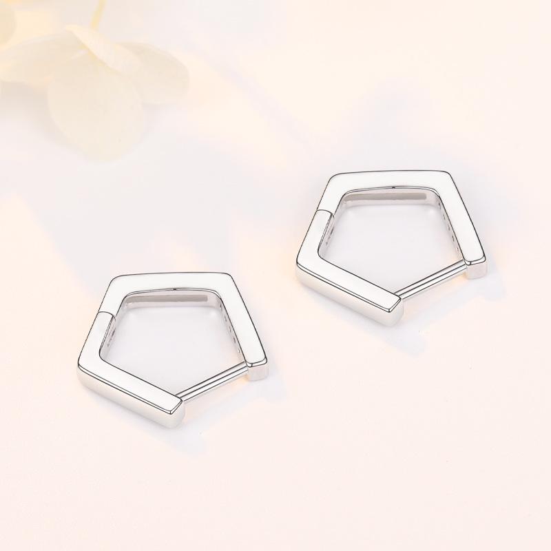 Qiaolanxuan Pentagonal Japanese-Korean Rhinestone Stud Earrings: Versatile Cool Style for Men & Women