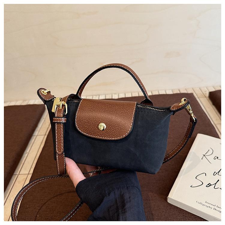 

2025 Fall/Winter New High-end Dumpling Bag Versatile Crossbody Contrast Handbag Trendy Single Room Bag Girl чёрный