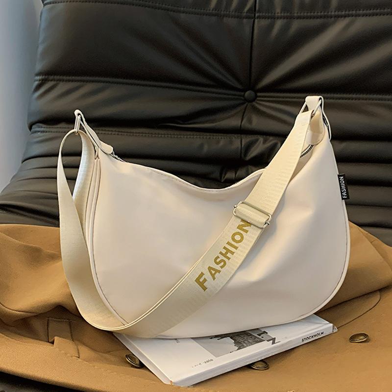 Large Capacity Bag for Women New High Value Niche Design Candy Color One Shoulder Crossbody Crescent Bag for Women