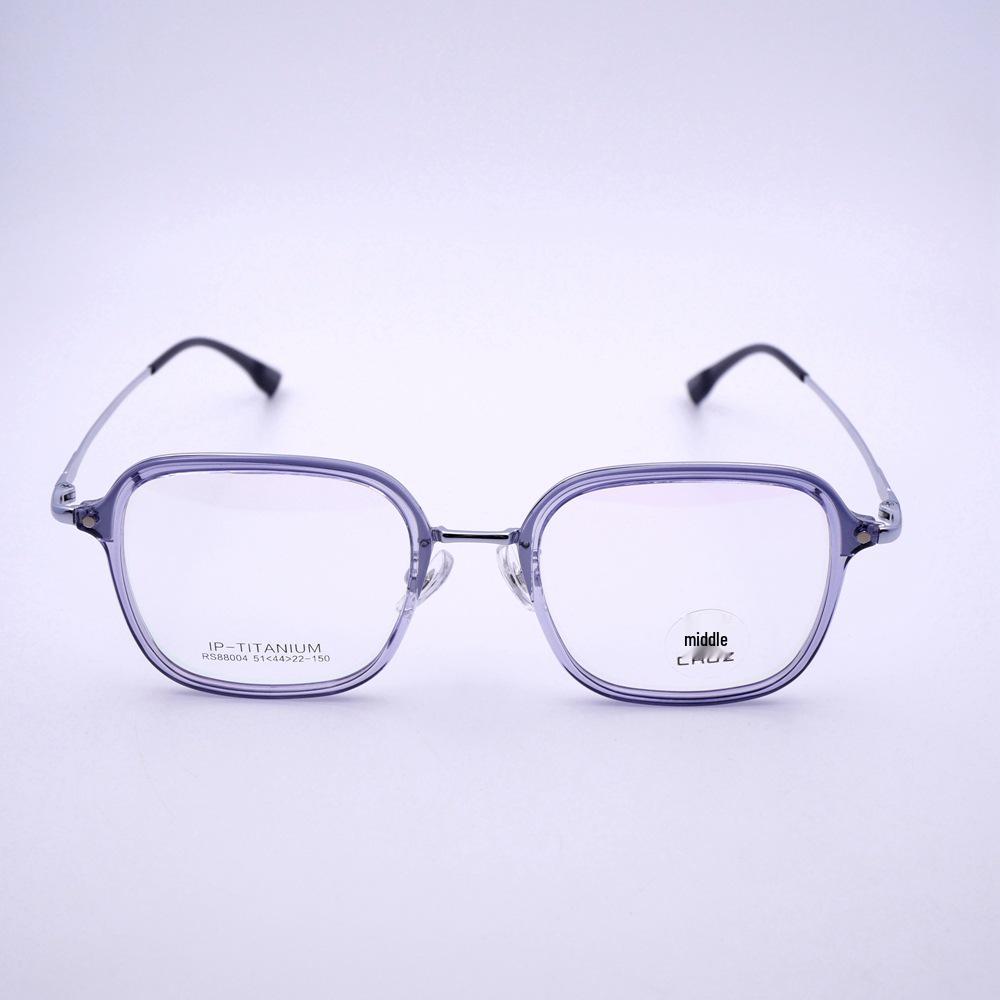 

RS88004 Retro Influencer Pure Titanium Eyeglass Frames for Myopia, Daily Capacity: 5000+TR, Mixed Batch, Plain Face Style Transparent