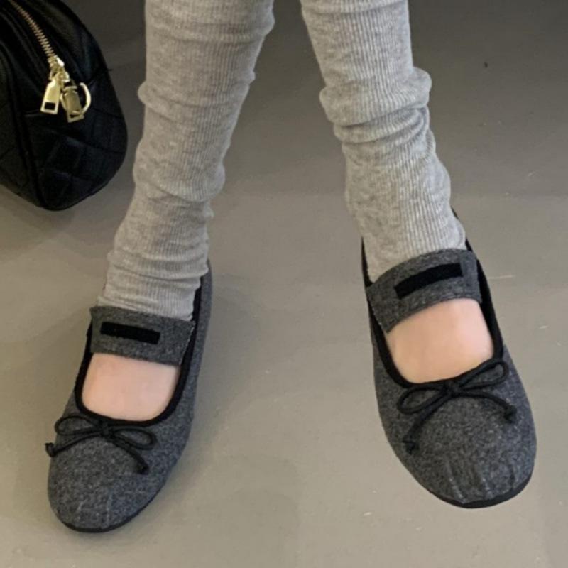 2025 nové saténové baletní boty dámské ploché podpatky nová vesnická barva kulatá špička mašle slovo se světlým lemem jedny boty