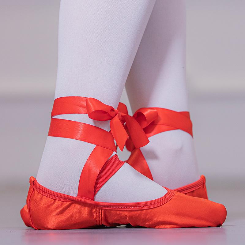 Rote Satin Ballett- & Gymnastikschuhe mit weicher Sohle für Erwachsene - Übergröße