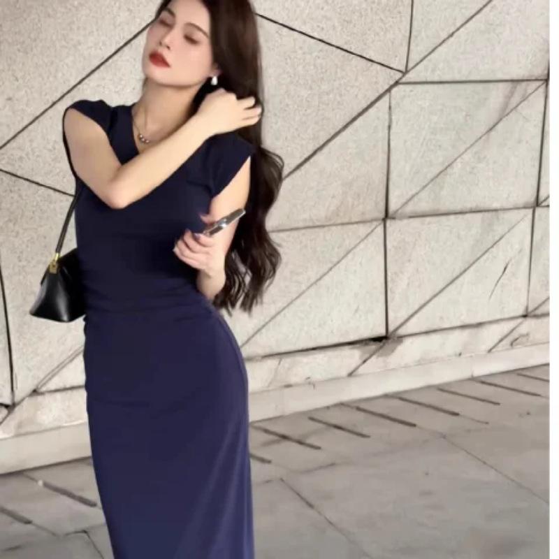 Summer V-neck Waist Royal Sister Style Dress Women's Design Feeling Wrinkled and Thin French Niche Hip-wrapped Dress