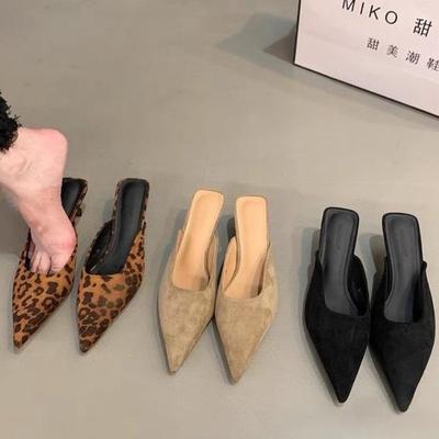 Scarpe Donna Retro Tacco Basso Stampa Leopardo Esterno Pantofole Moda Estiva Sandali Temperamento Classiche Eleganti Scarpe a Punta per Uso Quotidiano