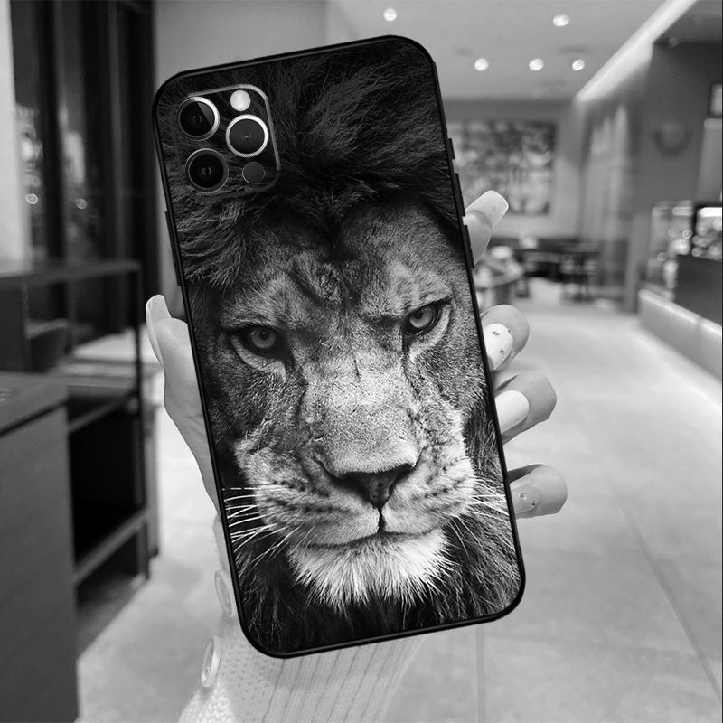 Animal Lion Tiger Phone Case For iPhone 17 Air 16 14 13 11 15 Pro Max mini 15 16 Plus 16e Protective Cover