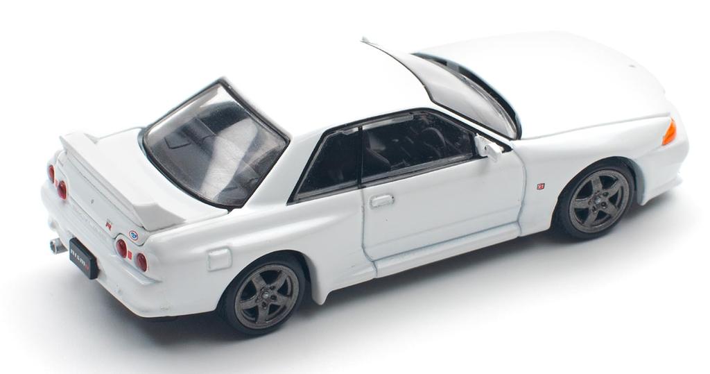 POP RACE Nissan R32 CRYSTAL WHITE Finished Product 1/64 GT-R -