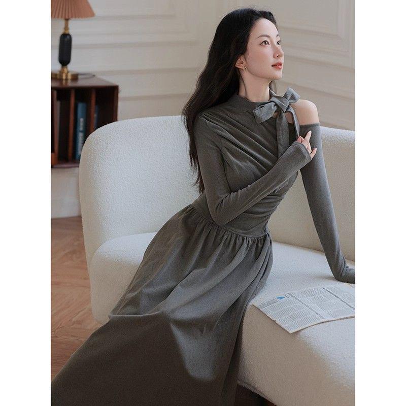 

2025 Elegant Off-Shoulder Grey Knit Dress for Women - Early Autumn Long Skirt Small серый