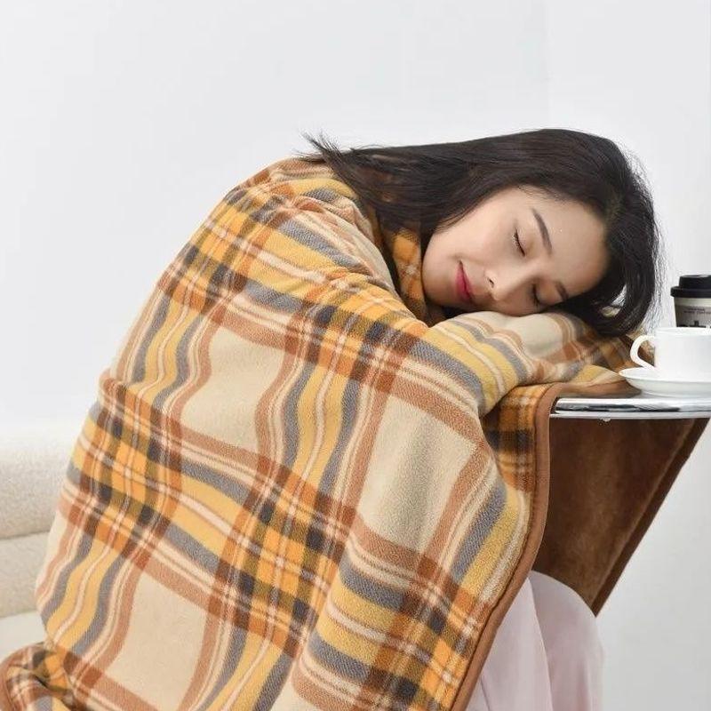 Multi-functional Thickened Shawl Blanket: Outdoor, Student, Office, Lunch Break, Winter Nap Throw