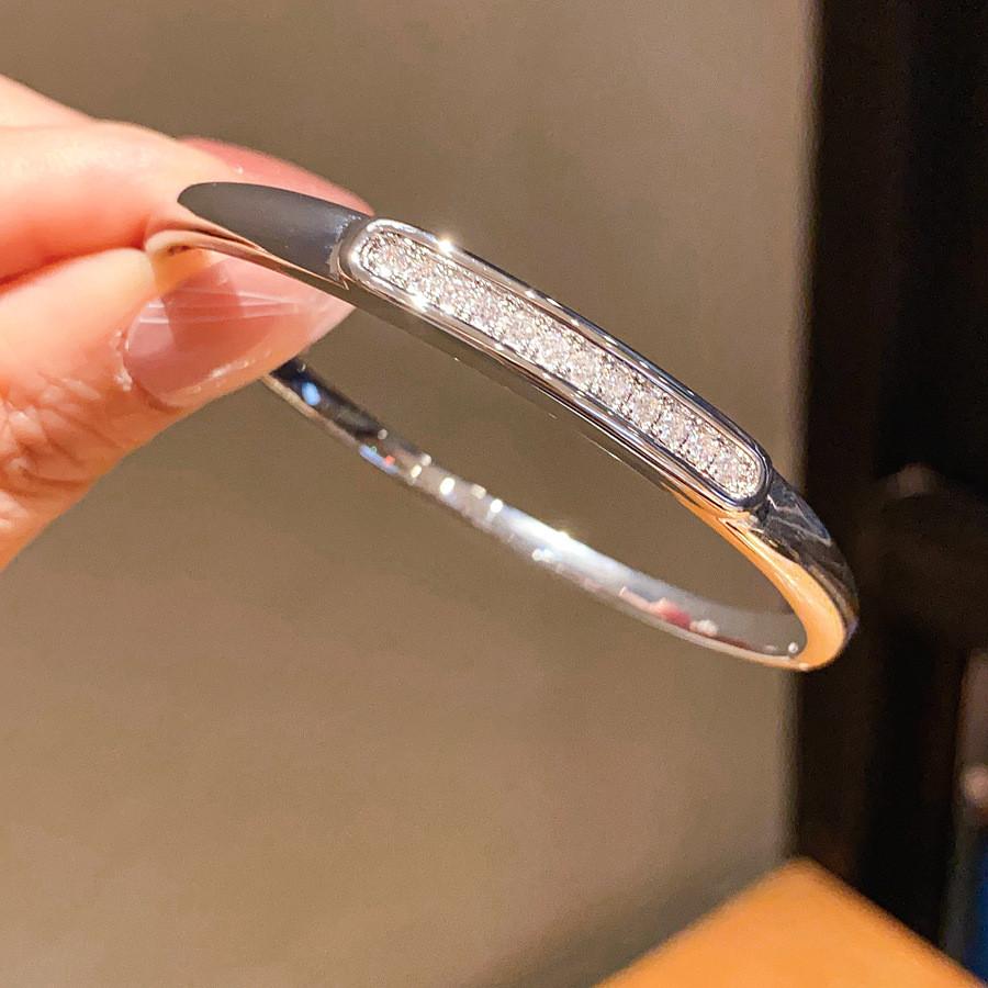 Retro Geometric Zircon Cuff Bracelet Made Of Copper For Elegant Womens Jewelry