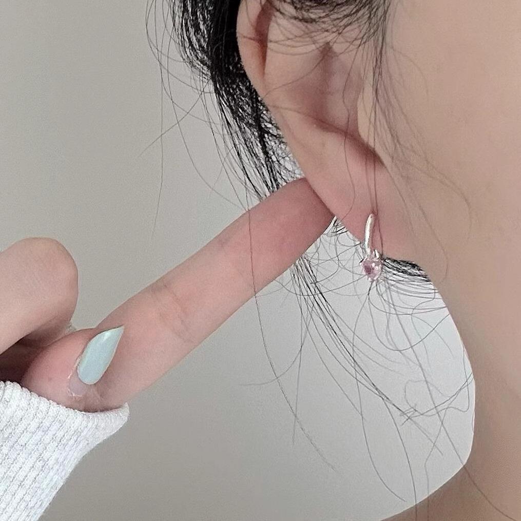 Süße Minimalistische Kompakte Liebesohrringe Damen Nische Kalter Wind Mode Herzform Senior Designgefühl Ohrringe Elegante Accessoires Klassischer Schmuck