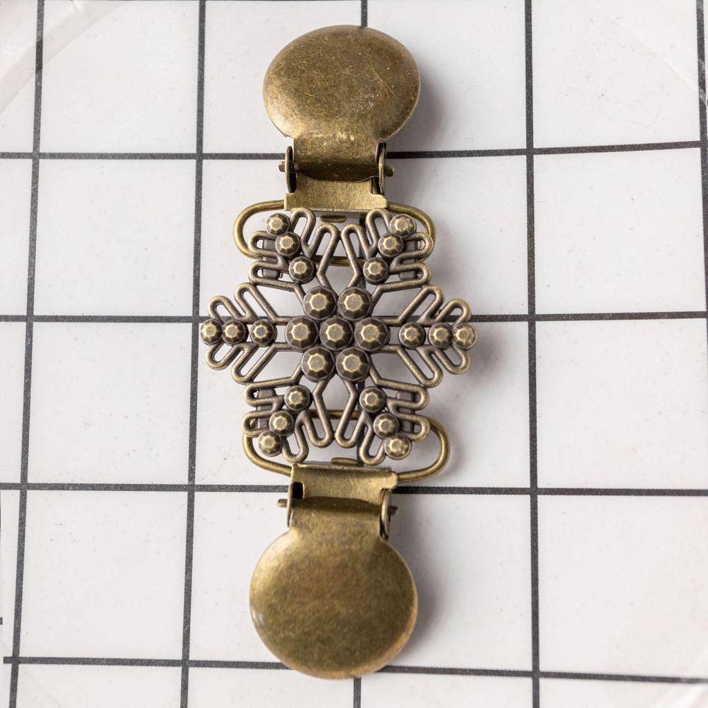 Vintage European & American Shawl Clip: Women's Diamond Sweater, Scarf, Brooch & Collar Alloy Accessories