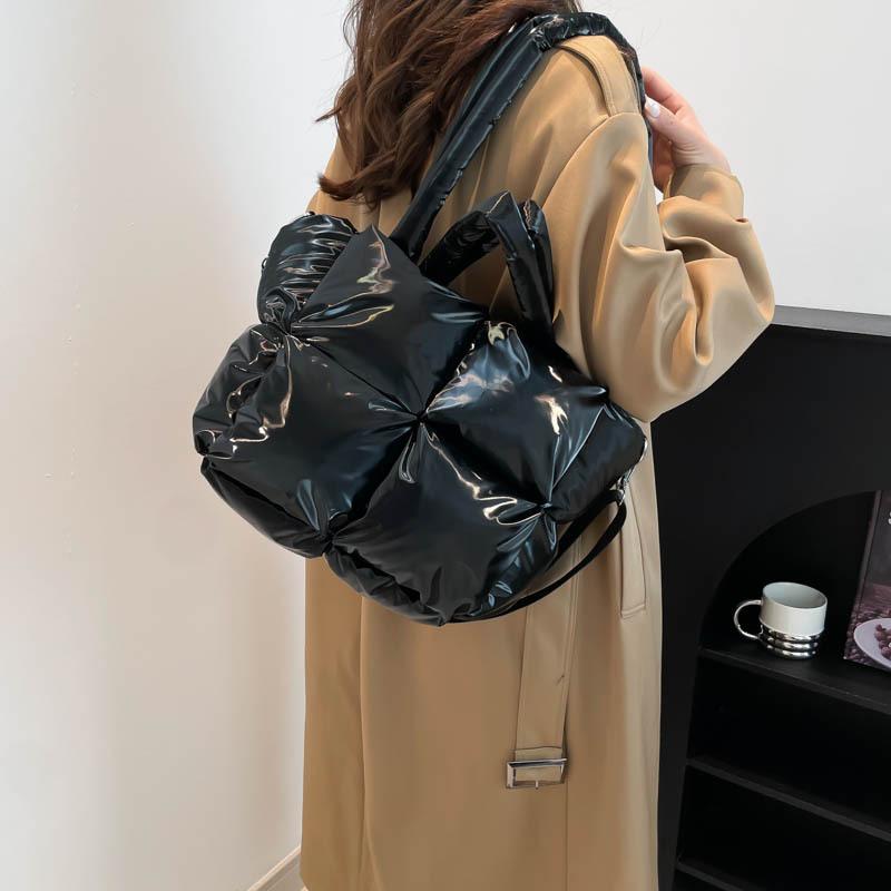 Cotton Clothing Handbag Autumn and Winter Large-capacity Bag Women's Bag Fashion Commuter Shoulder Bag Space Cotton Underarm Bag