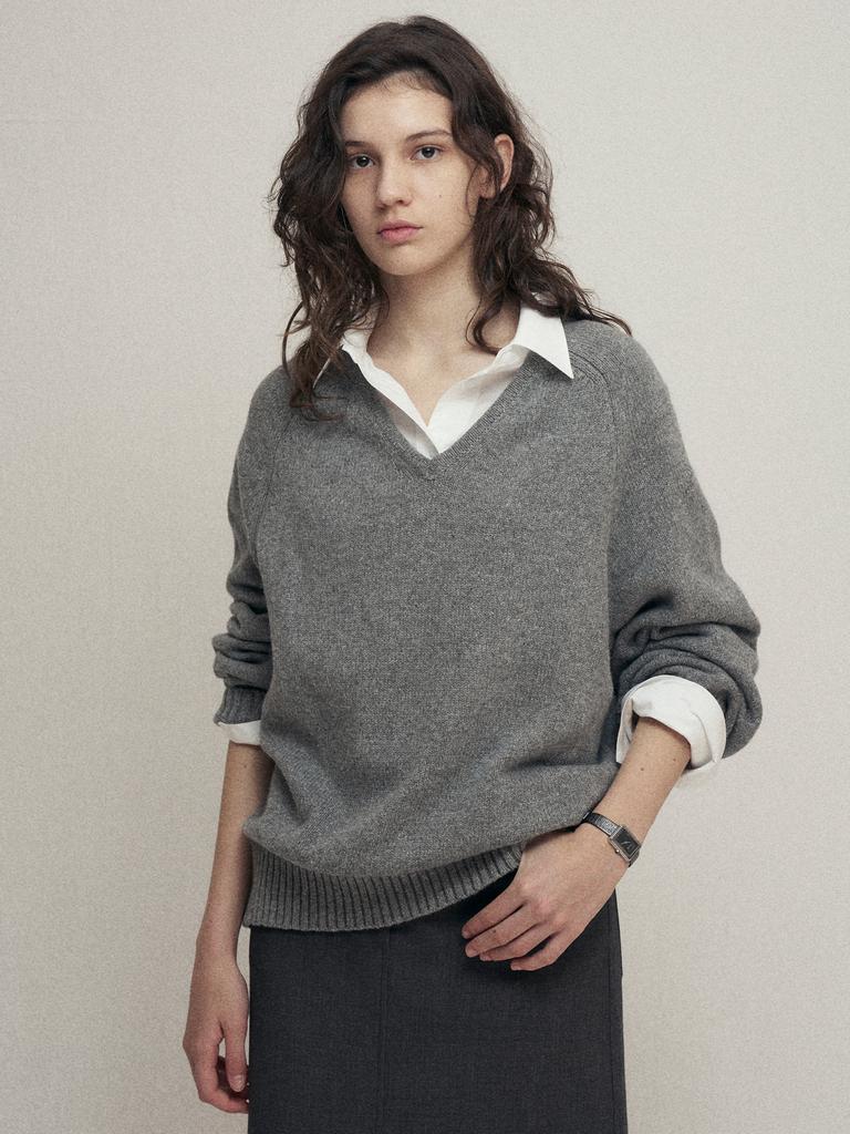 MALOUPE 8104 V-Neck Knit (Gray)