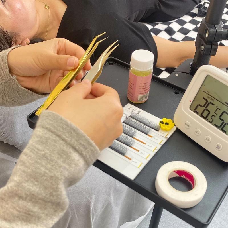 1Pcs Eyelash Tray Holder Half Moon Light Lamp Universal Clamp Clip Platform Adjustable Holder Eyelash Makeup Cosmetic Tray Tool