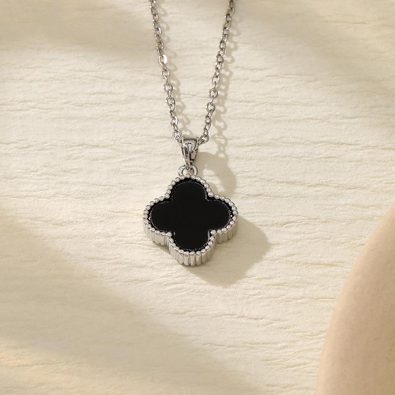 Collier Trèfle Style Élégance Simple Classique en Acier Titane pour Femmes - Portable des Deux Côtés avec Zircon Micro-Facetté pour Chaîne Ras du Cou Polyvalente