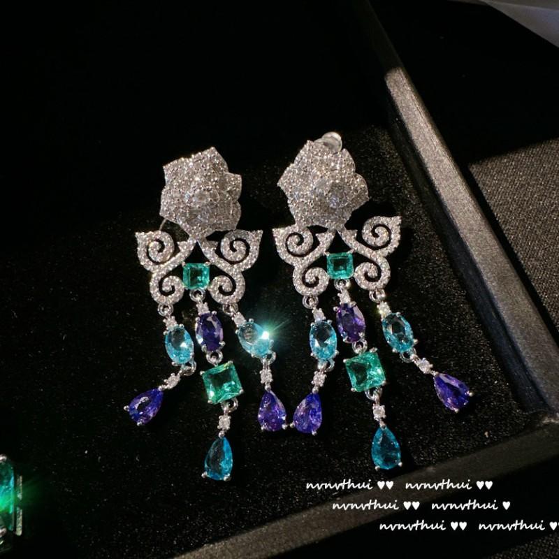 Vintage-Inspired Fog Blue Zircon Hoop Earrings With Floral Wreath Design 18K Gold Plated Geometric Statement Jewelry Women