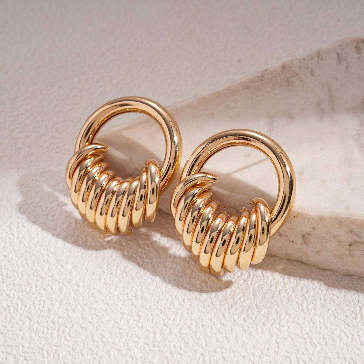 Холодный ветер простые геометрические круглые полые серебряные пусеты