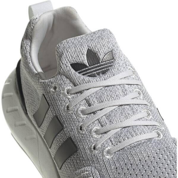 Кроссовки Adidas Swift Run 22 кристально белый/ядерный черный/серый два