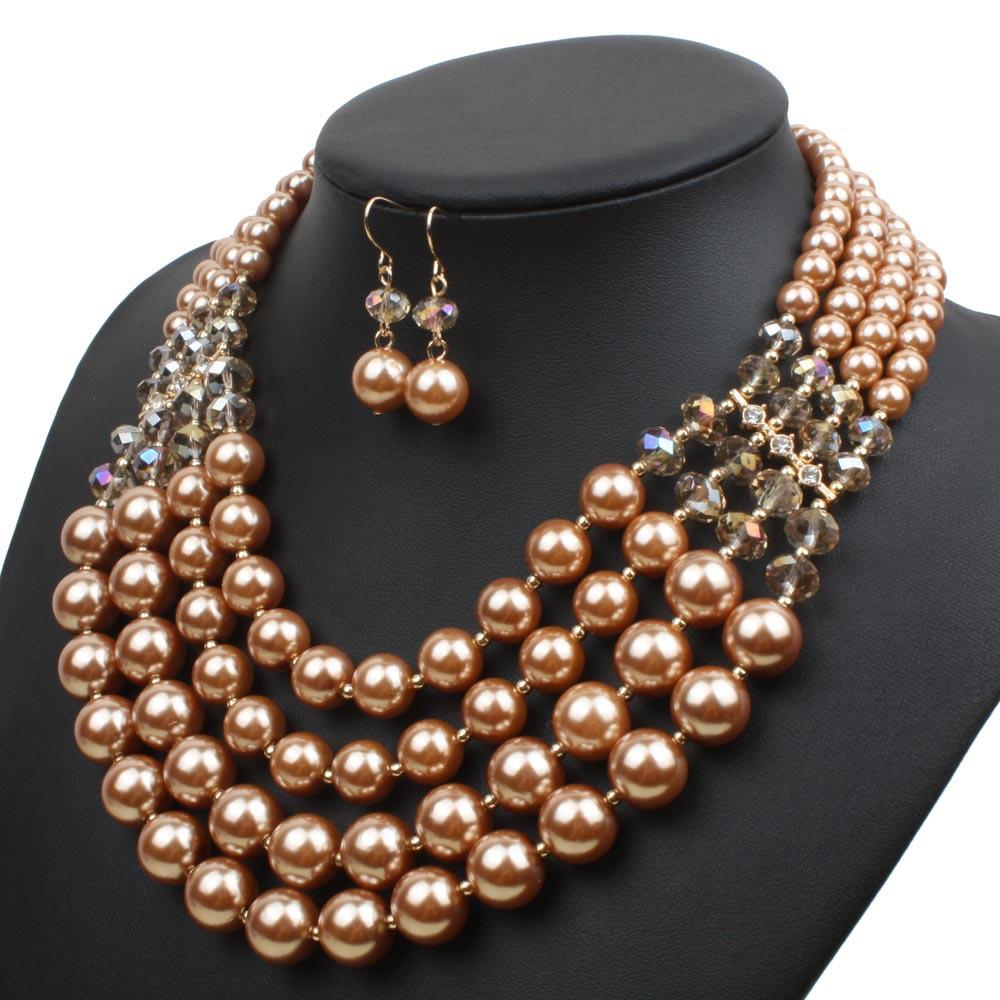 

Перебільшені багатошарові сережки з перлинами та набір модних персоналізованих аксесуарів золотий