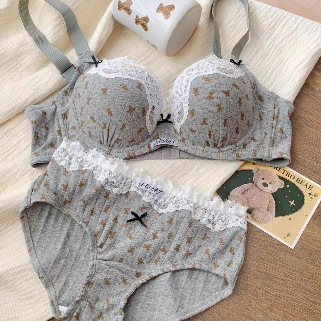 Printed bear French floral lace underwear women's small breasts gather to show large and thin bras new models