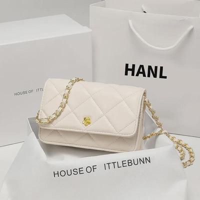 Bolsa de Ombro com Corrente de Pele de Ovelha Camélia em Forma de Diamante