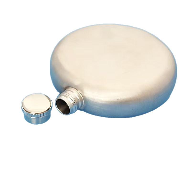 Prémiová kulatá černá placatka z nerezové oceli 304, 5 oz, Přenosná placatka na alkohol 8 oz, Elegantní barové potřeby