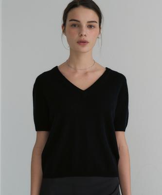 JE NE SAIS QUOI Sheer Cashmere Blended V-Neck Short Sleeve Knit_Black