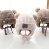 Gorro de punto para bebé con oso de dibujos animados, lindo pompón, gorro infantil con protección para las orejas, invierno cálido, para niños, niñas, niños, con orejeras
