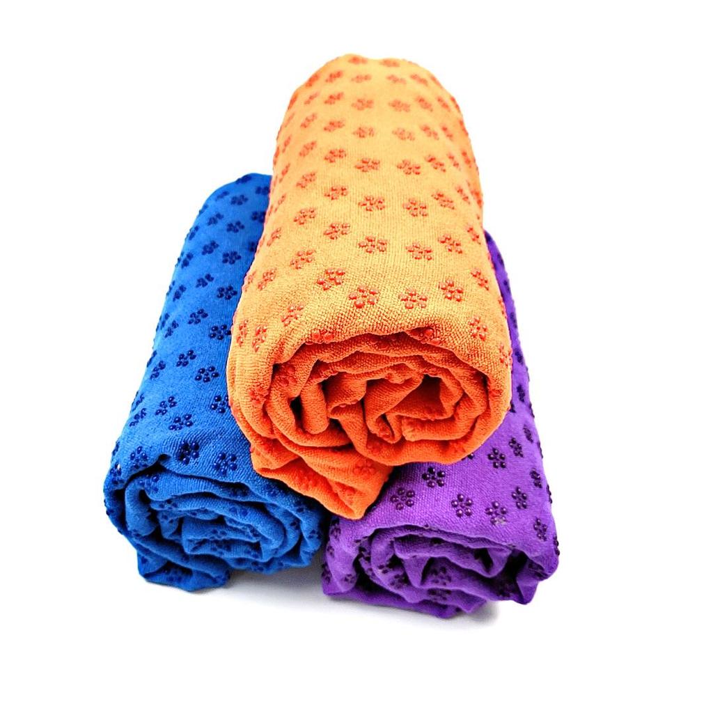 Plum Blossom Non-Slip Microfiber Yoga Towel - Sweat-Absorbent Fitness Cloth with Mesh Bag