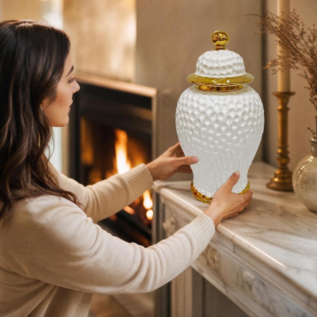 European-Style Ceramic Decorative Vase Textured Lidded with Gold